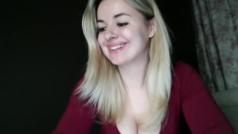 Snapshot of love_dom_meg chatting on May 6, 8:36 pm Megane online show from May 6, 8:36 pm
