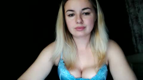 Snapshot of love_dom_meg chatting on May 25, 6:58 pm Megane online show from May 25, 6:58 pm