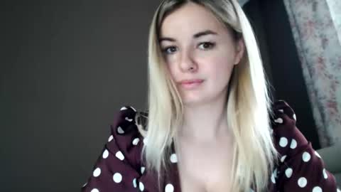 Snapshot of love_dom_meg chatting on May 26, 1:51 pm Megane online show from May 26, 1:51 pm