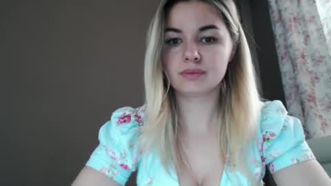 Snapshot of love_dom_meg chatting on June 2, 11:12 am Megane online show from June 2, 11:12 am