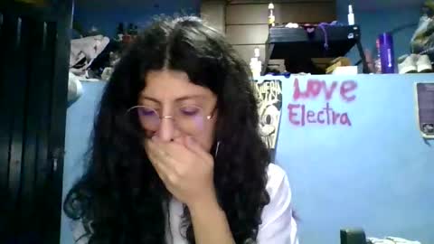 Snapshot of love_electra chatting on March 25, 2:17 am love_electra online show from March 25, 2:17 am