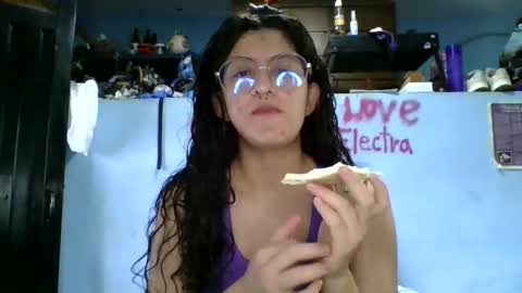Snapshot of love_electra chatting on April 1, 3:09 pm love_electra online show from April 1, 3:09 pm