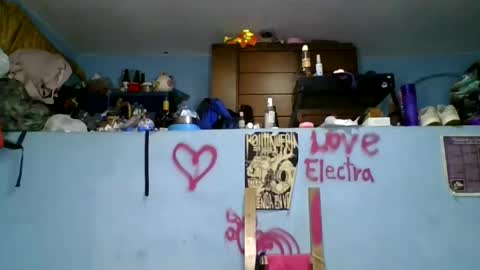 Snapshot of love_electra chatting on April 4, 1:30 pm love_electra online show from April 4, 1:30 pm