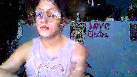 Snapshot of love_electra chatting on April 11, 8:57 pm love_electra online show from April 11, 8:57 pm