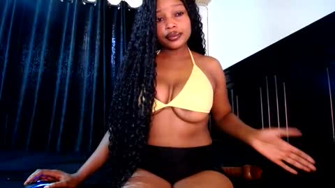 Snapshot of love_niahh chatting on June 11, 10:46 am niahh online show from June 11, 10:46 am
