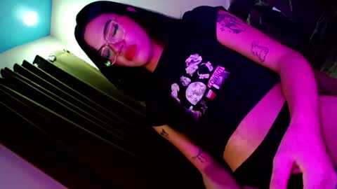 Seren online show from October 31, 11:00 am