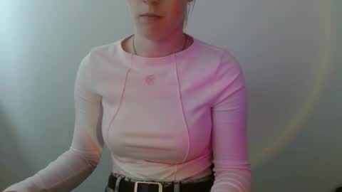 Vivian online show from February 25, 1:10 pm