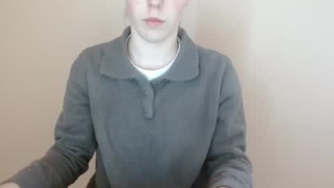 Snapshot of love_vivian chatting on April 28, 12:21 pm Vivian online show from April 28, 12:21 pm