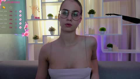 Elisabette online show from April 26, 1:36 am