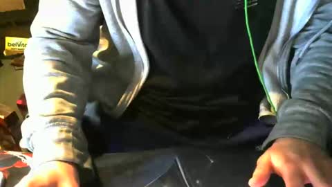 Snapshot of lovebird71 chatting on March 9, 1:31 am lovebird71 online show from March 9, 1:31 am