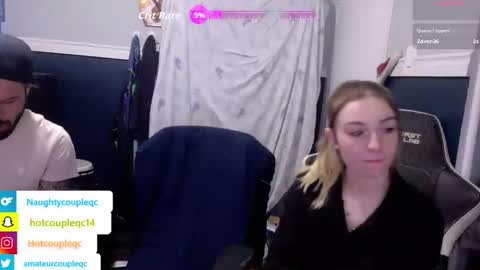 Snapshot of lovecoupleqc chatting on April 28, 6:51 am lovecoupleqc online show from April 28, 6:51 am