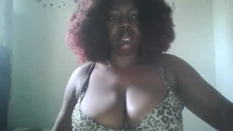 Snapshot of lovecumsluttie chatting on October 2, 7:15 am mila online show from October 2, 7:15 am