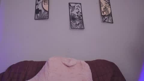 Snapshot of loveegirll chatting on May 30, 3:25 am katalina online show from May 30, 3:25 am