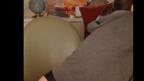 Ashley and Leon online show from February 2, 12:37 pm