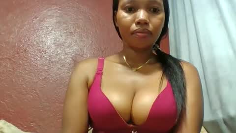 loveinlife750427 online show from March 22, 2:37 am