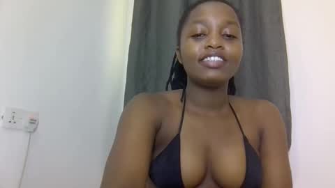 Snapshot of lovelbrownie chatting on April 27, 9:29 am lovelbrownie online show from April 27, 9:29 am