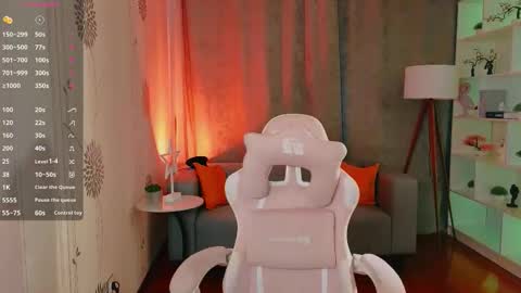 Laura online show from February 1, 11:20 am