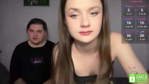 Snapshot of lovelly_mooncouple chatting on February 26, 9:58 pm Mileena and Oliver online show from February 26, 9:58 pm