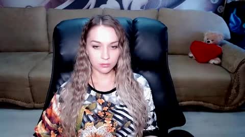 Snapshot of lovellymalina chatting on March 29, 1:11 pm private open online show from March 29, 1:11 pm