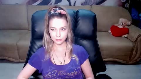 Snapshot of lovellymalina chatting on March 31, 5:13 pm private open online show from March 31, 5:13 pm