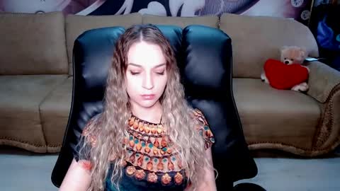 Snapshot of lovellymalina chatting on April 2, 1:20 pm private open online show from April 2, 1:20 pm