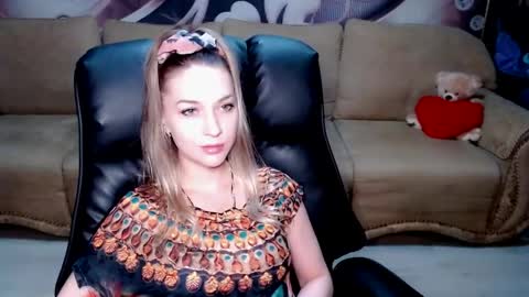Snapshot of lovellymalina chatting on April 8, 2:50 pm private open online show from April 8, 2:50 pm