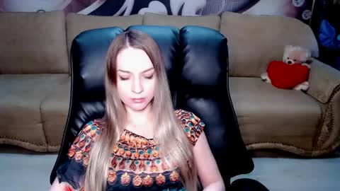 Snapshot of lovellymalina chatting on April 17, 2:09 pm private open online show from April 17, 2:09 pm