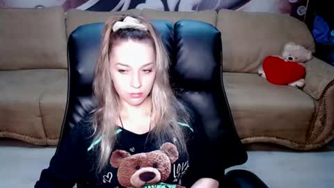 Snapshot of lovellymalina chatting on June 8, 2:06 pm private open online show from June 8, 2:06 pm