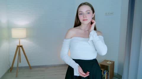 lovely__rachel online show from April 22, 6:16 am