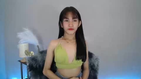 Snapshot of lovely_bellax chatting on May 13, 3:48 am BELLA online show from May 13, 3:48 am