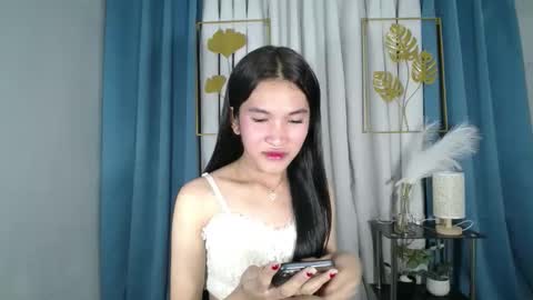 Snapshot of lovely_bellax chatting on May 18, 2:07 am BELLA online show from May 18, 2:07 am