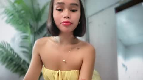 Snapshot of lovely_cittie18 chatting on May 17, 7:17 am lovely_cittie18 online show from May 17, 7:17 am