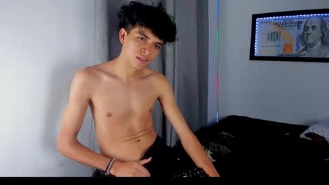 Snapshot of lovely_horny713 chatting on April 13, 3:06 pm Salo online show from April 13, 3:06 pm