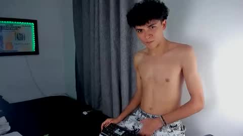 Snapshot of lovely_horny713 chatting on April 15, 7:58 pm Salo online show from April 15, 7:58 pm