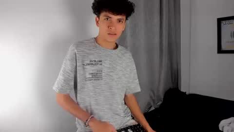 Snapshot of lovely_horny713 chatting on April 19, 11:09 am Salo online show from April 19, 11:09 am
