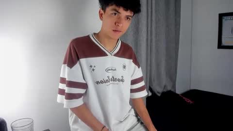 Snapshot of lovely_horny713 chatting on April 21, 11:05 am Salo online show from April 21, 11:05 am