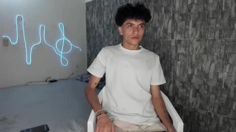 Snapshot of lovely_horny713 chatting on April 25, 12:30 pm Salo online show from April 25, 12:30 pm