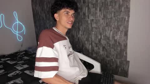Snapshot of lovely_horny713 chatting on April 28, 4:06 am Salo online show from April 28, 4:06 am
