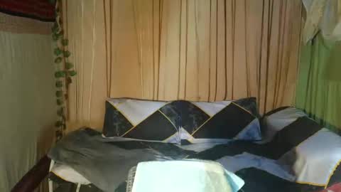 lovely_krizzy online show from February 3, 11:26 am