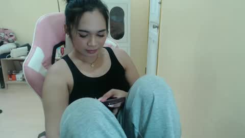 Snapshot of lovely_kurtny04 chatting on April 30, 8:57 pm LOVE online show from April 30, 8:57 pm