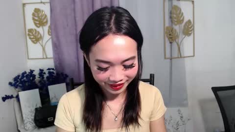 lovely_lianne online show from April 15, 11:39 am
