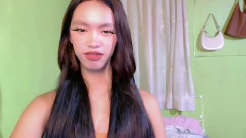 Snapshot of lovely_nephi_intown chatting on February 22, 9:19 am lovely_nephi_intown online show from February 22, 9:19 am