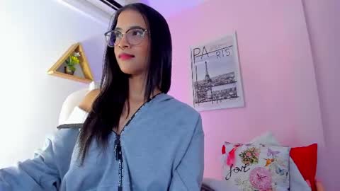 Snapshot of lovely_oliviaa chatting on August 4, 5:15 pm Olivia online show from August 4, 5:15 pm