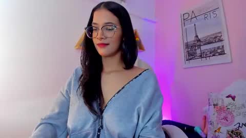 Snapshot of lovely_oliviaa chatting on August 8, 12:18 pm Olivia online show from August 8, 12:18 pm