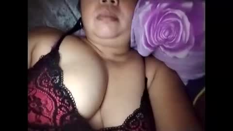 Snapshot of lovely_orchid chatting on February 2, 5:39 am lovely_orchid online show from February 2, 5:39 am