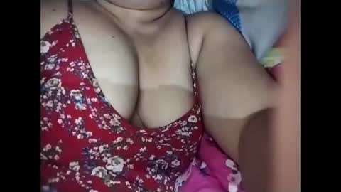 Snapshot of lovely_orchid chatting on May 20, 1:39 pm lovely_orchid online show from May 20, 1:39 pm