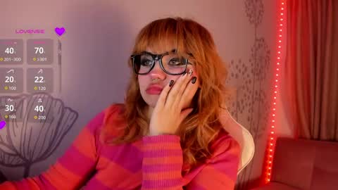 Snapshot of lovely_paris_01 chatting on May 5, 6:10 am Paris Rose online show from May 5, 6:10 am