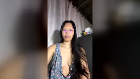 Snapshot of lovely_pinayxxx chatting on July 16, 3:51 pm lovely_pinayxxx online show from July 16, 3:51 pm