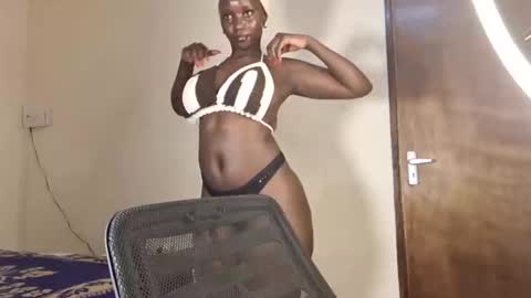 Snapshot of lovely_princes1 chatting on January 30, 4:16 am I am witty online show from January 30, 4:16 am