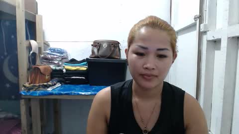 Snapshot of lovely_singlemom chatting on May 18, 11:32 pm ask me dear online show from May 18, 11:32 pm